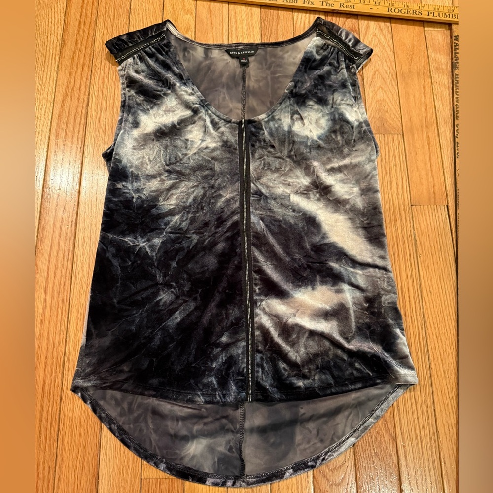 Rock & Republic Black Gray Velvet Tie Dye Mesh shoulder Sleeveless Blouse fairy
